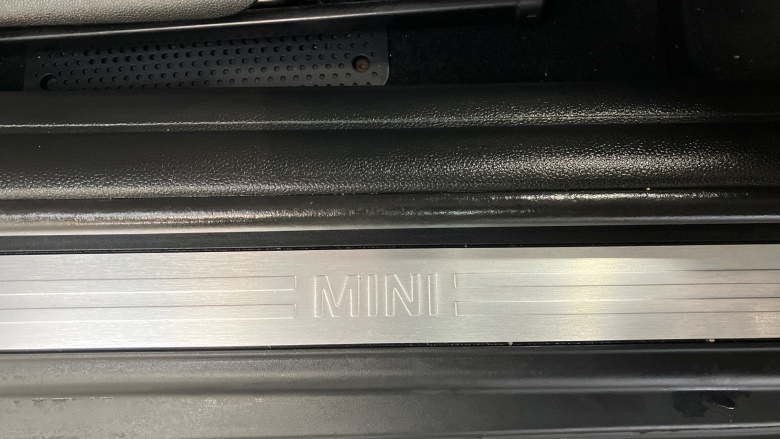 MINI Hatchback 1.5 Cooper Classic II 3dr Petrol Hatchback